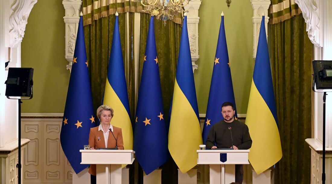 Ursula Von der Leyen e Volodymyr Zelensky