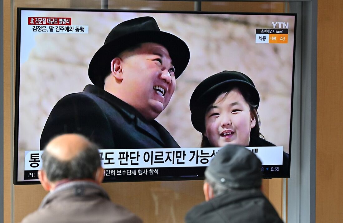 Coreia do Norte apresenta selos com filha de Kim Jong-un