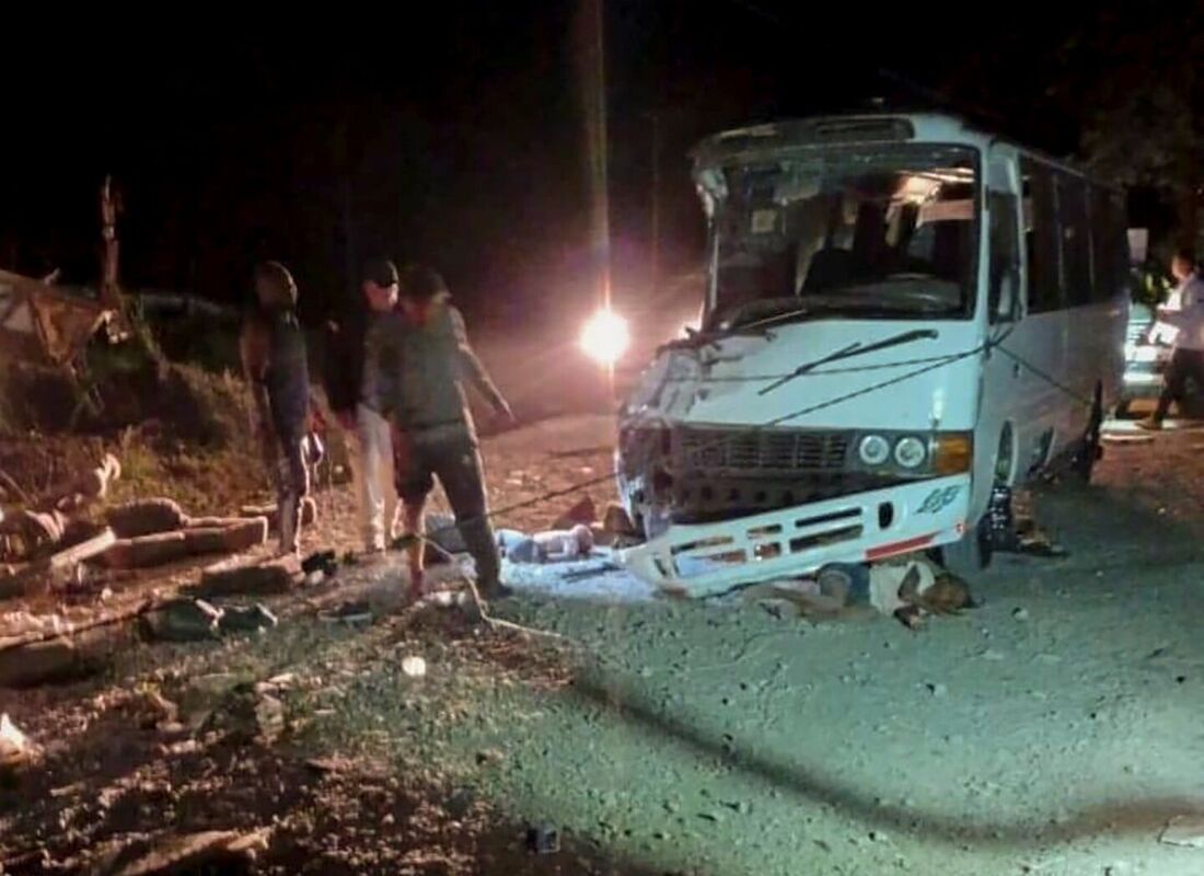 Acidente com ônibus de migrantes deixa 33 mortos no Panamá