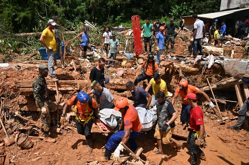 Cerca de 2.500 pessoas foram deslocadas de suas casas