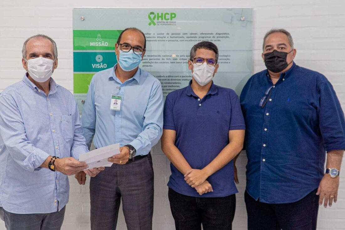 Lideranças políticas visitam o Hospital do Câncer