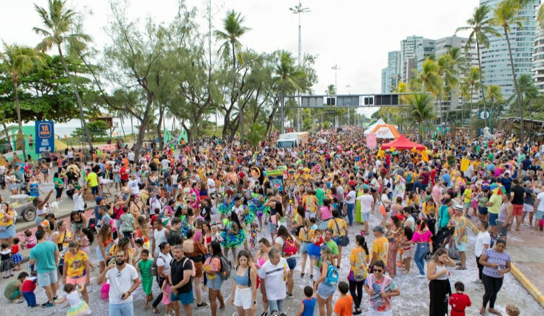 Evento reuniu cerca de cinco mil pessoas em Boa Viagem, na Zona Sul do Recife