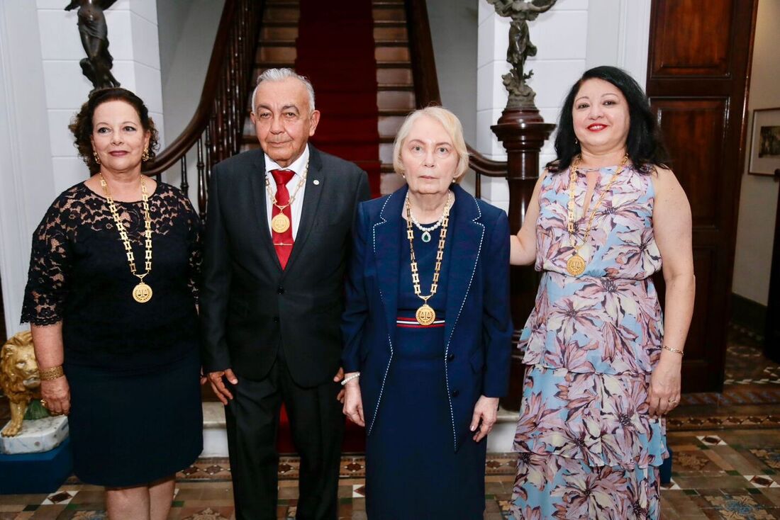 Posse da nova diretoria da Academia Pernambucana de Letras Jurídicas (APLJ) Da esquerda p/ direita Marta Freire (diretora Cultural e de Relações Públicas); Luiz Brito (tesoureiro); Rosana Grinberg, presidente e Nelma Quaiotti (vice-presidente)
