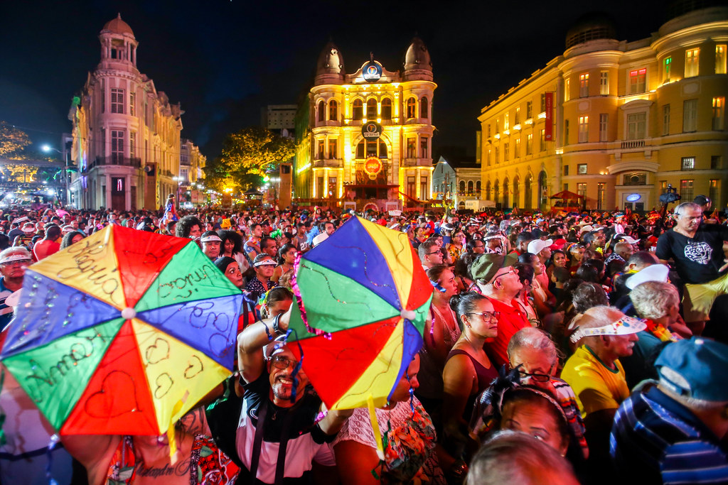 No polo do Marco Zero, coração do Recife, um encontro de Maracatus de Baque Solto iniciará a festa no domingo