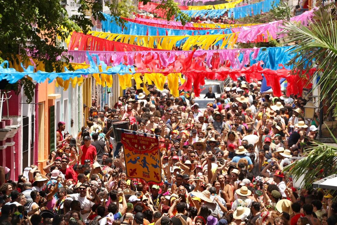 Foliões aproveitam o Carnaval de Olinda