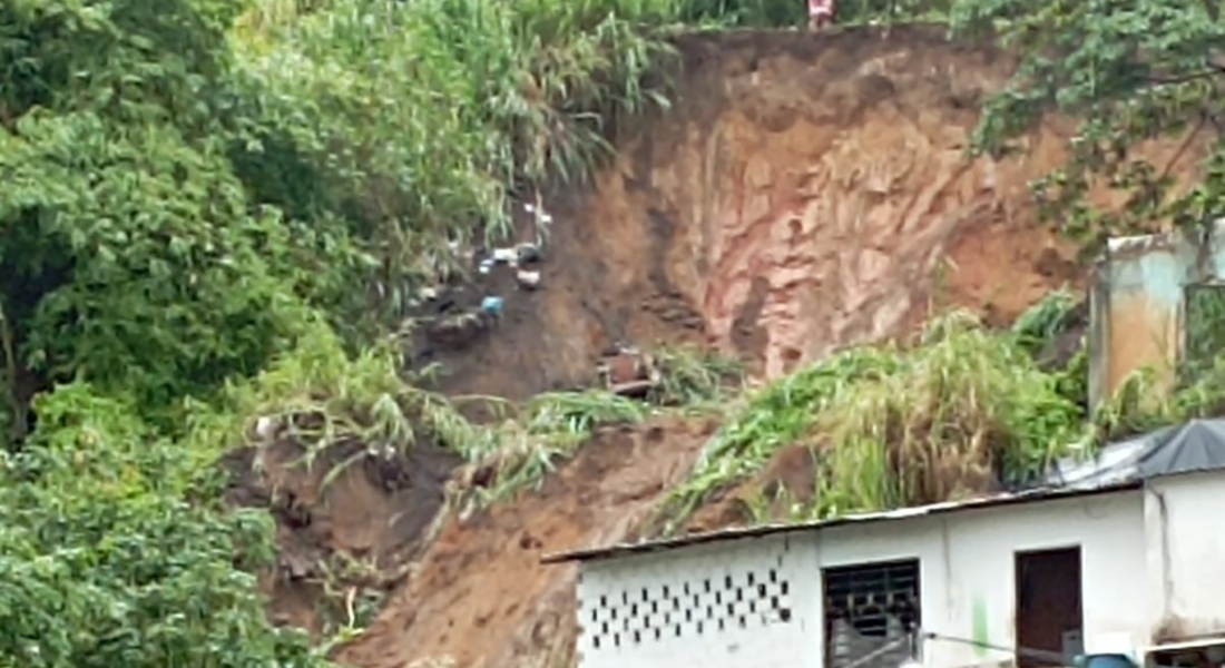 Barreira desliza em Olinda