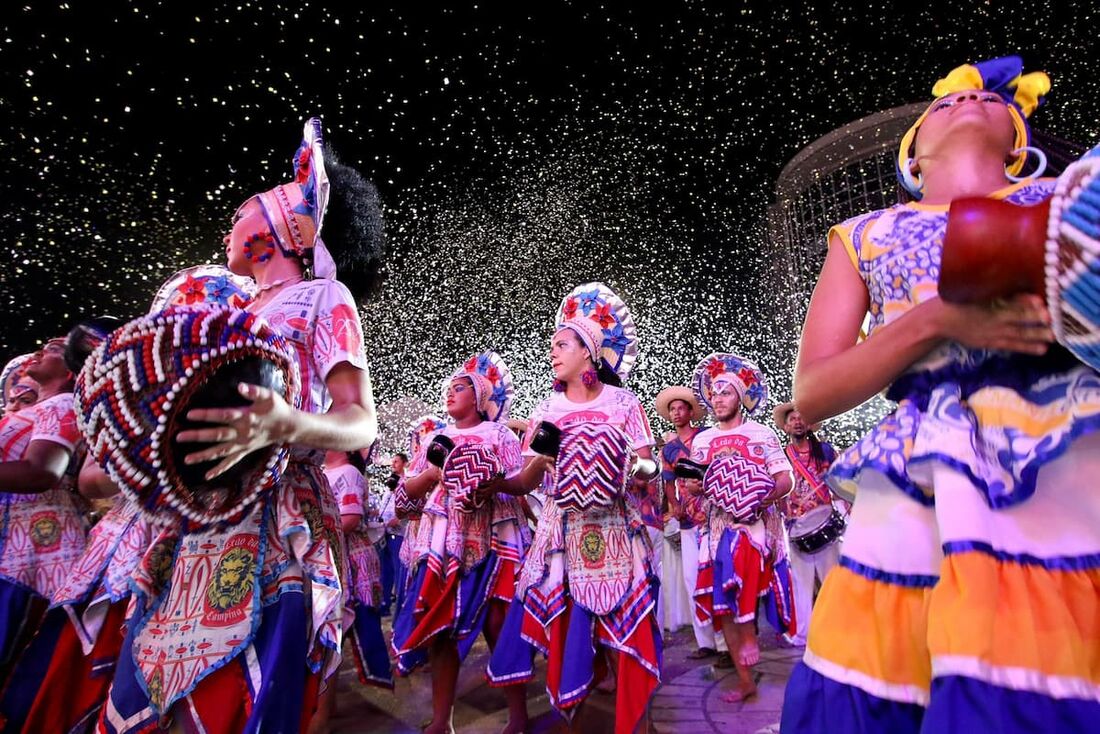 Encontro de 13 Nações de Maracatu no Marco Zero