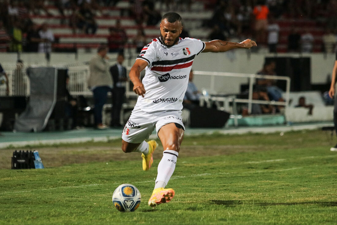 Jefferson Feijão, lateral do Santa