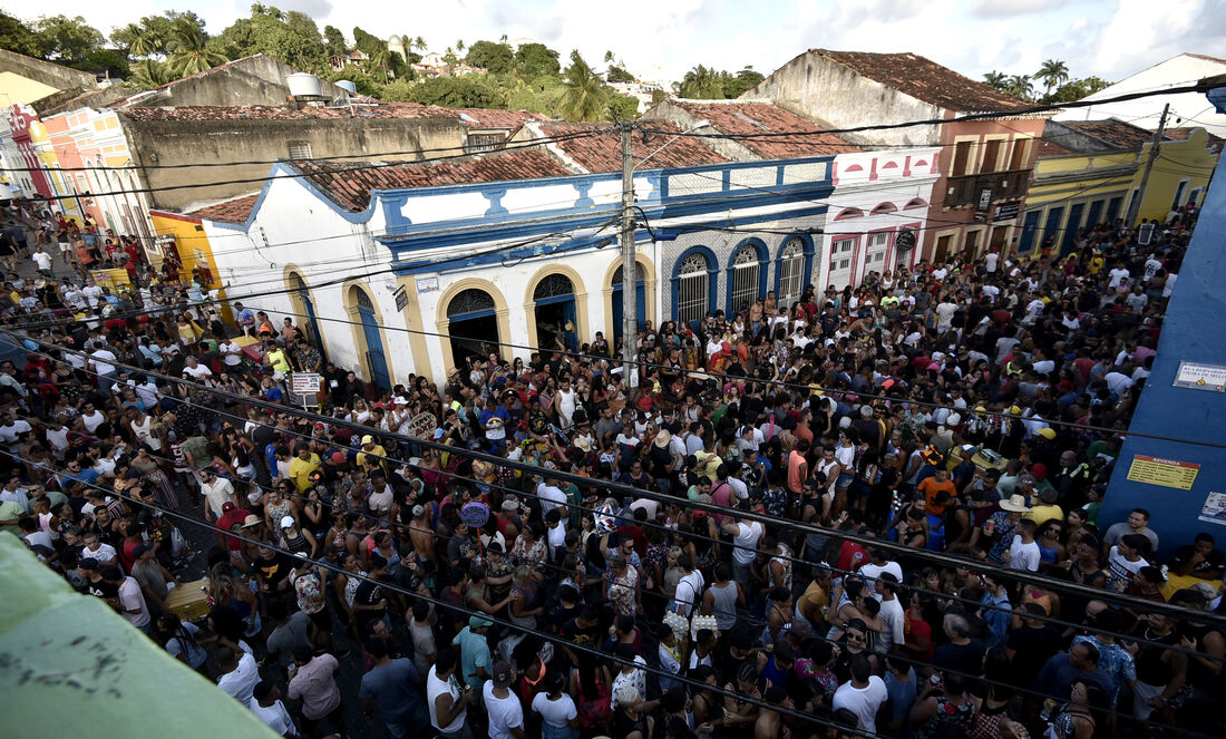 Os Quatro Cantos, em Olinda, durante dia de Carnaval 