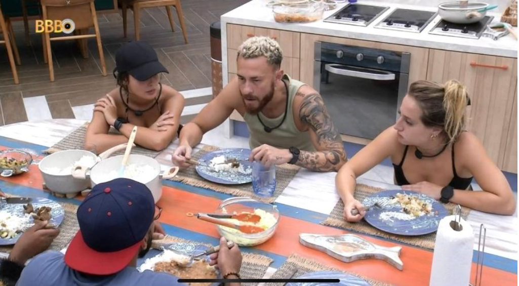 Fred e Larissa foram questionados sobre o relacionamento após o BBB