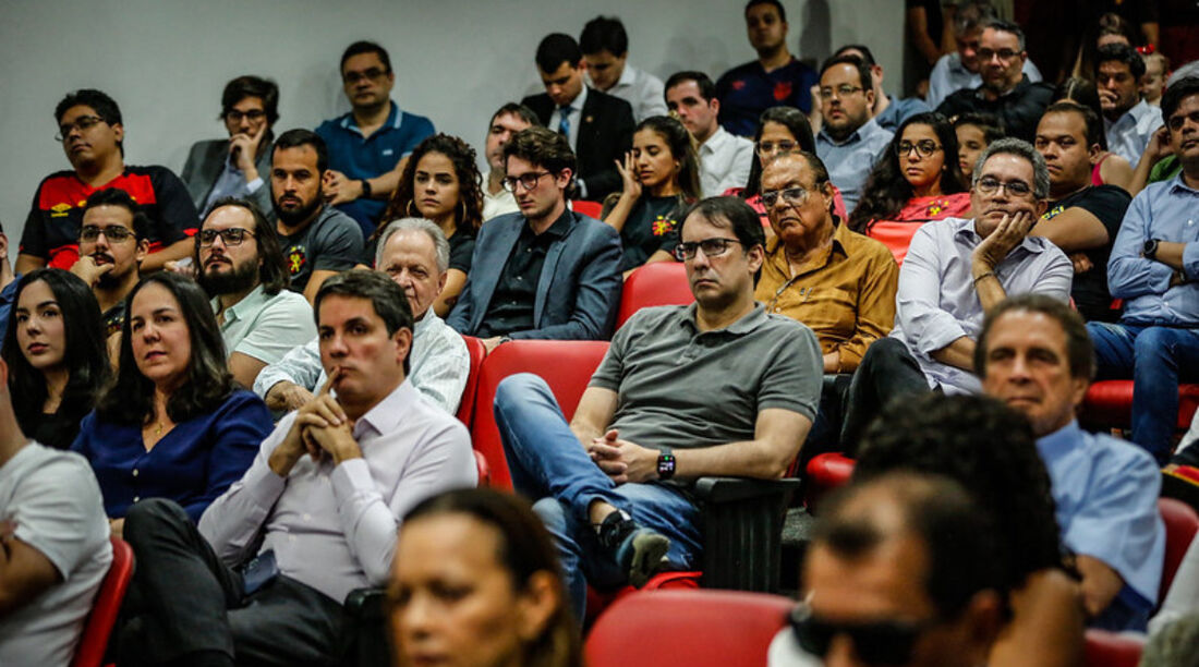 A reunião foi antecipada em um dia por conta do jogo Ceará x Sport, na noite desta terça (14), às 21h30, pela Copa do Nordeste