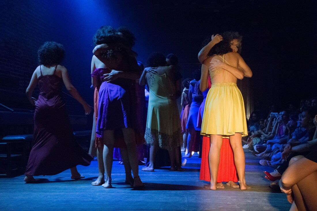 "Um tango entre elas" é um dos espetáculos da 3&ordm; Mostra Teatral Rosa dos Ventres