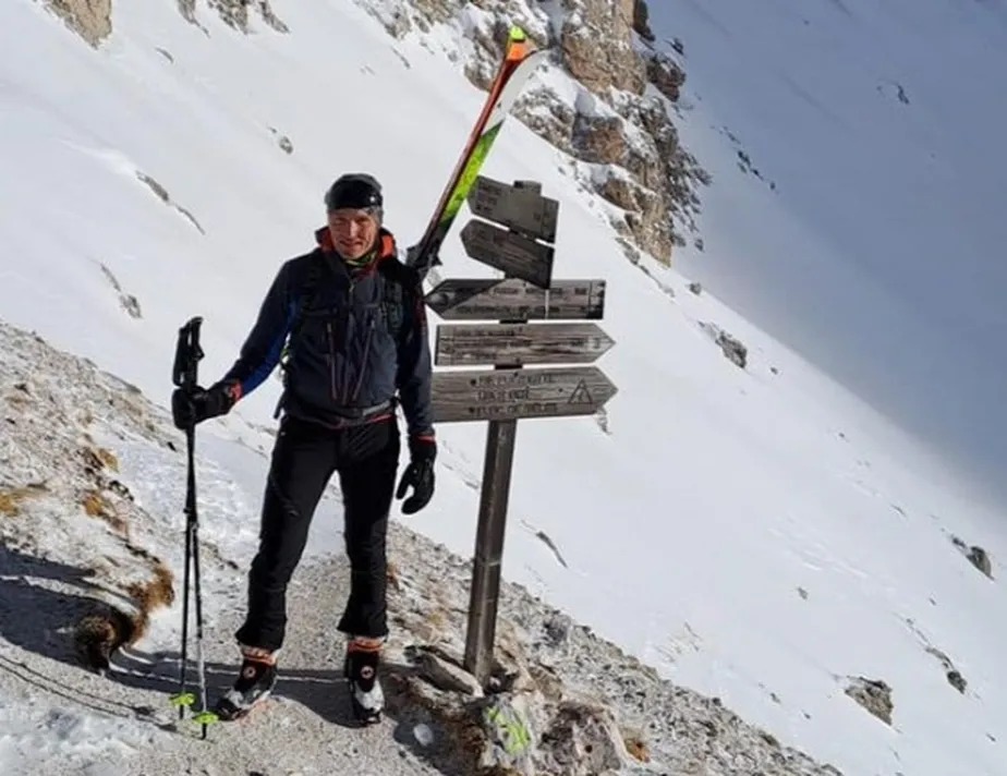 Esquiador italiano é resgatado após 20 horas soterrado por avalanche 