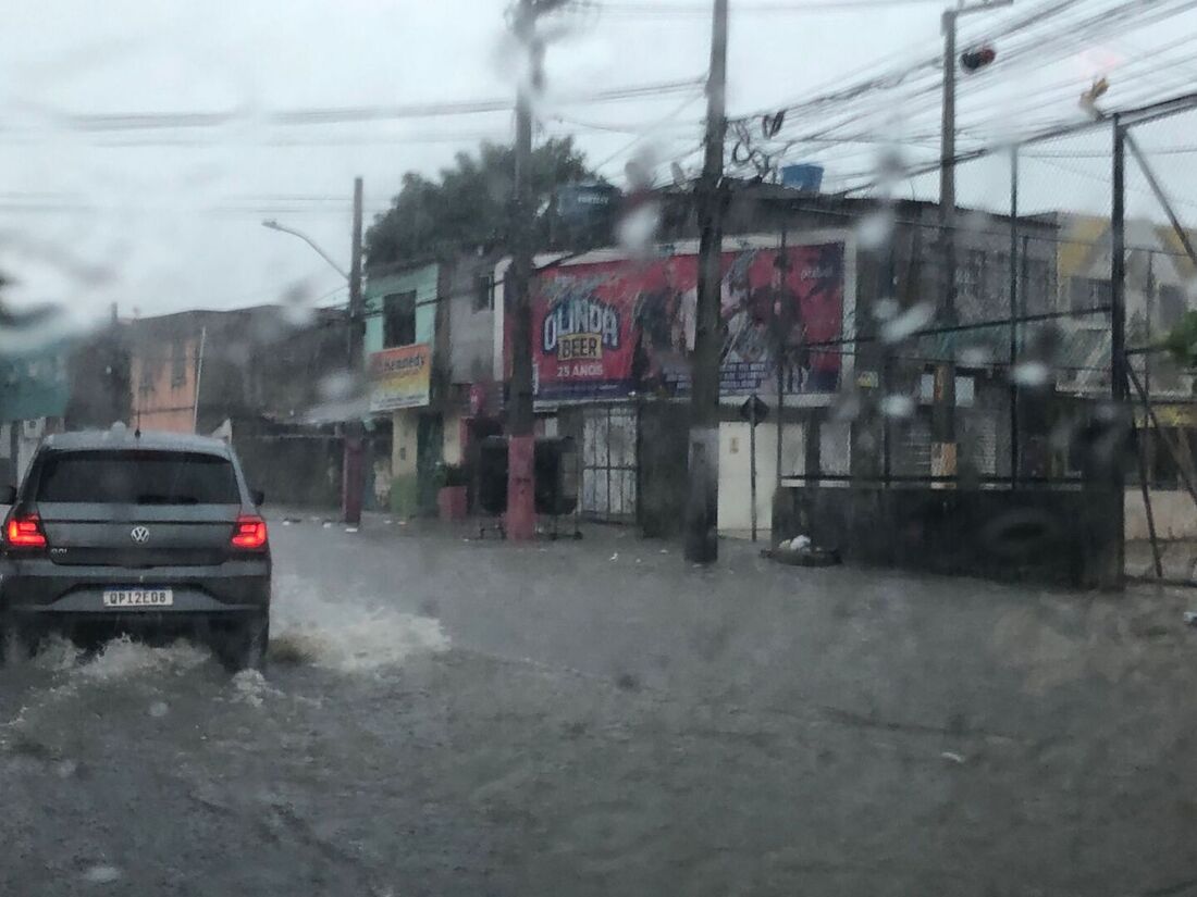 Chuvas no bairro de Santo Amaro, no Recife