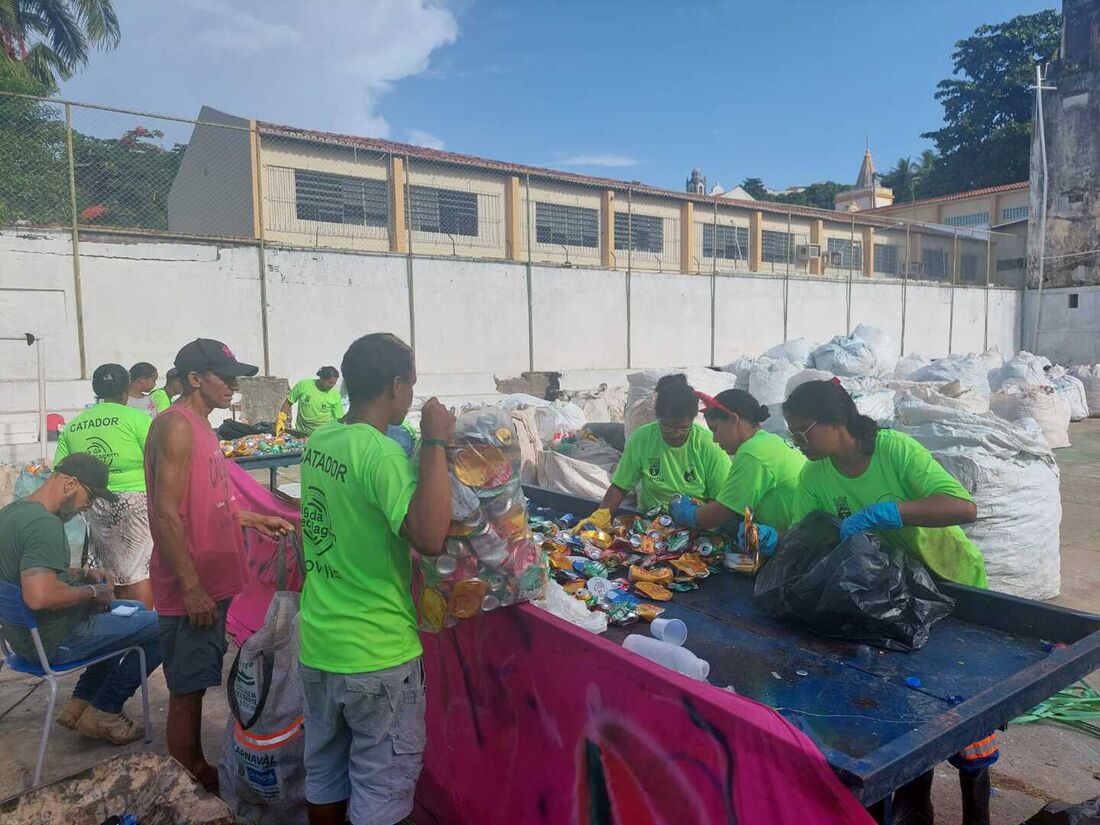 Coleta de lixo reciclável foi realizada entre as 7h do sábado (18) até o mesmo horário do domingo (19)