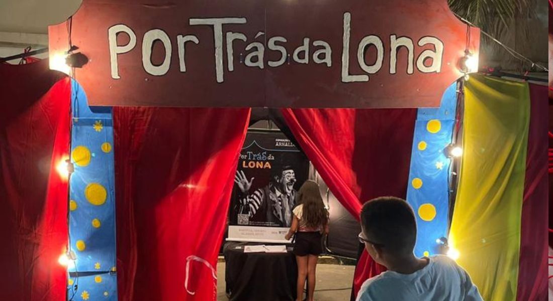 Exposição "Por Trás da Lona"