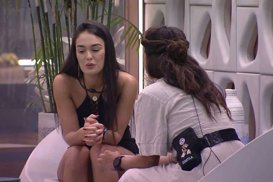 Larissa e Domitila conversaram após o Jogo da Discórdia