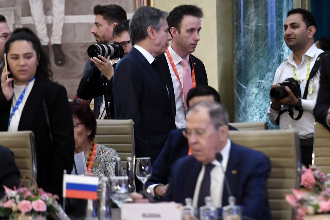 Reunião entre Blinken e Lavrov no G20 em Nova Délhi, Indía.