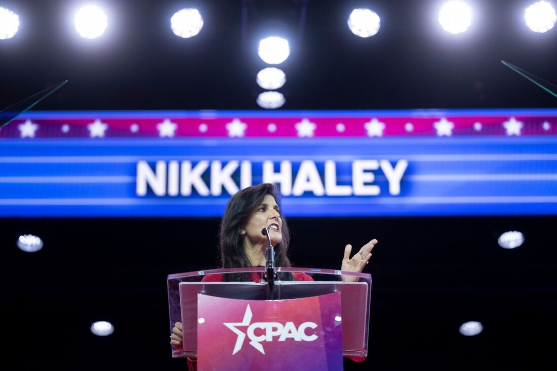 O ex-embaixador dos EUA na ONU e candidato presidencial republicano Nikki Haley fala durante a Conferência da Coalizão de Ação Política Conservadora (CPAC) de 2023 em National Harbor, Maryland, em 3 de março de 2023