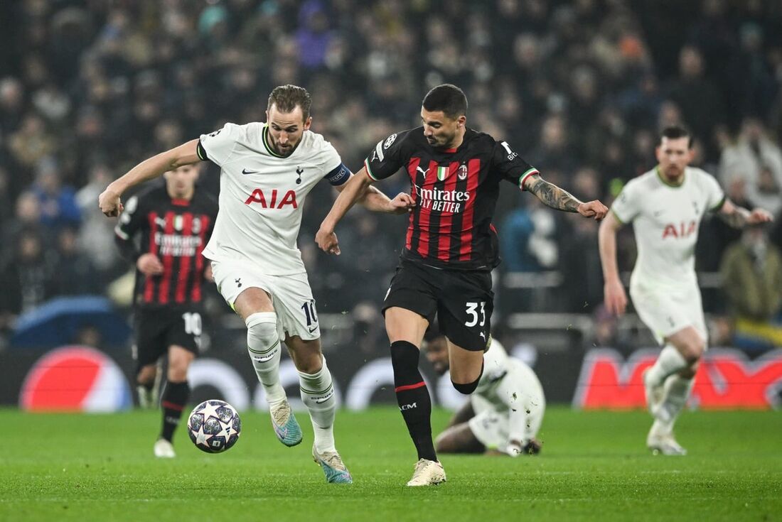 Milan empata com o Tottenham e volta às quartas da Champions