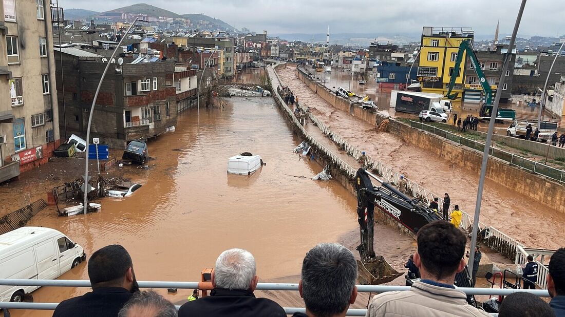 Inundações em região atingida por terremoto na Turquia deixam ao menos 13 mortos