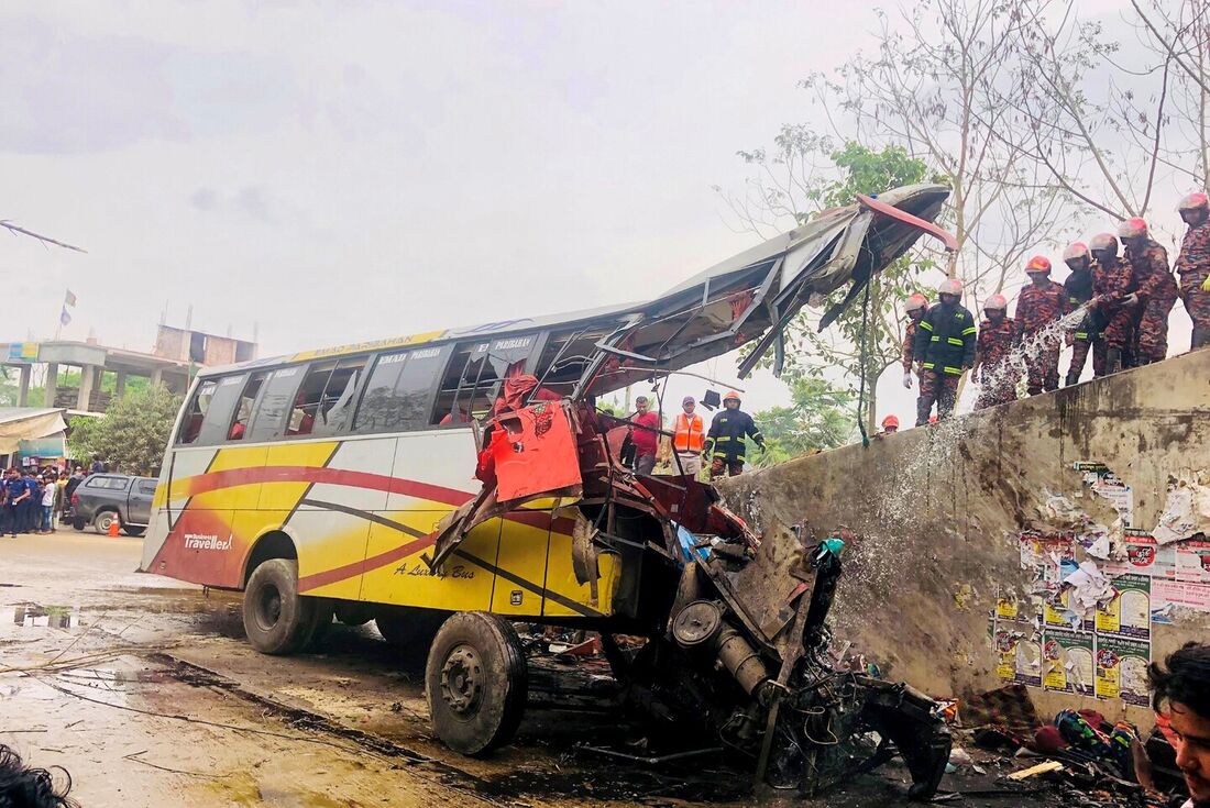 Acidente de ônibus em Bangladesh