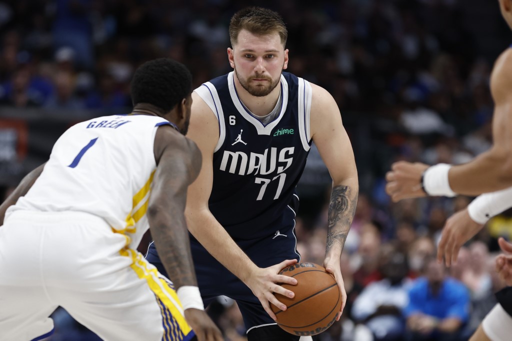 Doncic na partida contra o Golden State Warriors