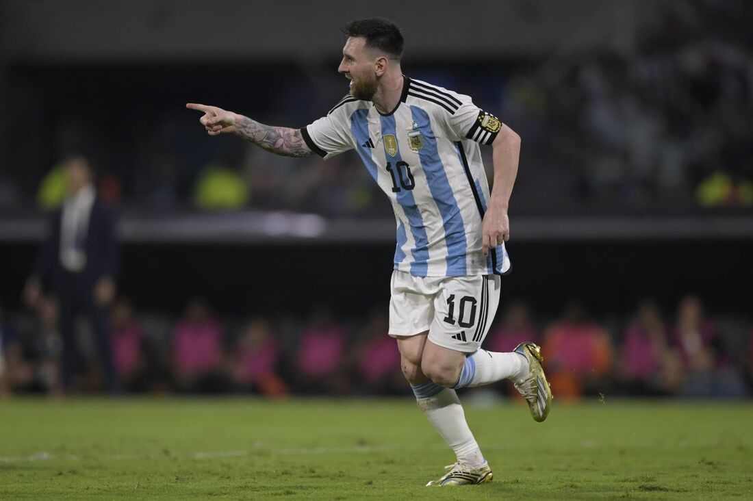 Copa do Mundo pela Argentina é o 42º título da carreira de Messi