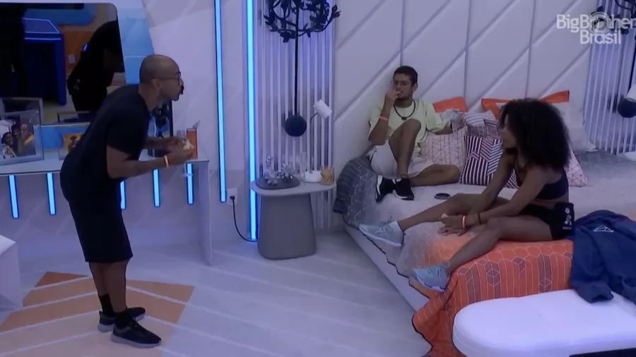 Alface conversa com Sarah Aline, Gabriel e Marvvila