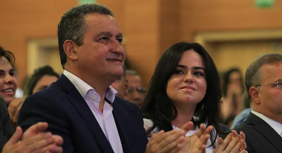 Aline Peixoto, candidata ao TCM-BA, com o marido, o ministro da Casa Civil, Rui Costa