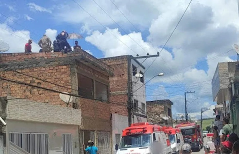 Acidente aconteceu nesse domingo (19), na rua Santo Onofre