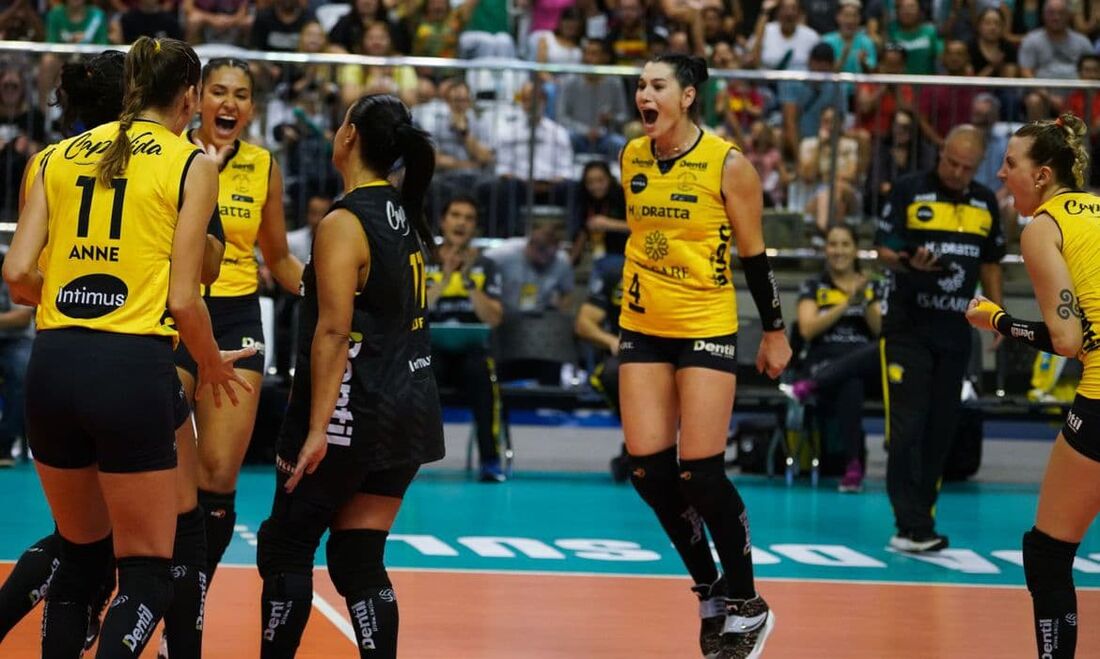 Definidas as semifinais do Paulista Feminino de Vôlei