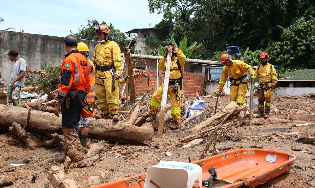 A região foi atingida durante o carnaval por fortes temporais que causaram 65 mortes, sendo 64 em São Sebastião e uma em Ubatuba