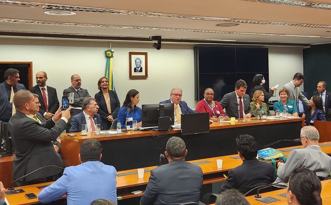Prefeitos foram recebidos por parlamentares