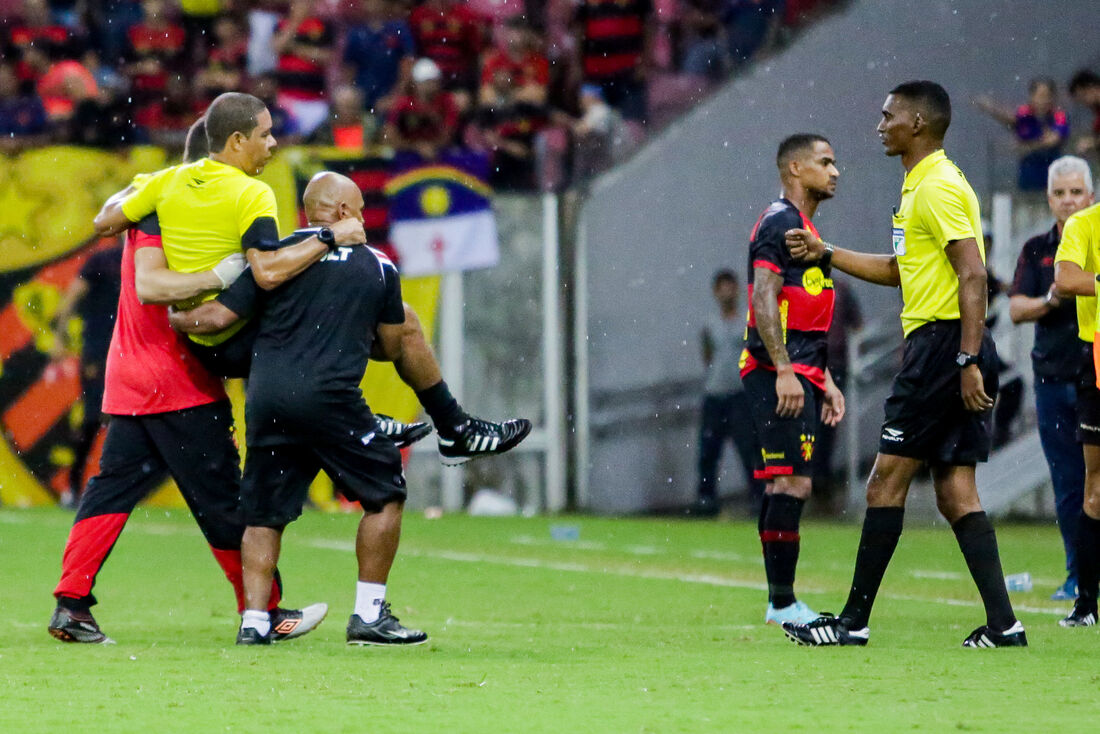 Sport e Santa Cruz empatam sem gols na Arena de Pernambuco