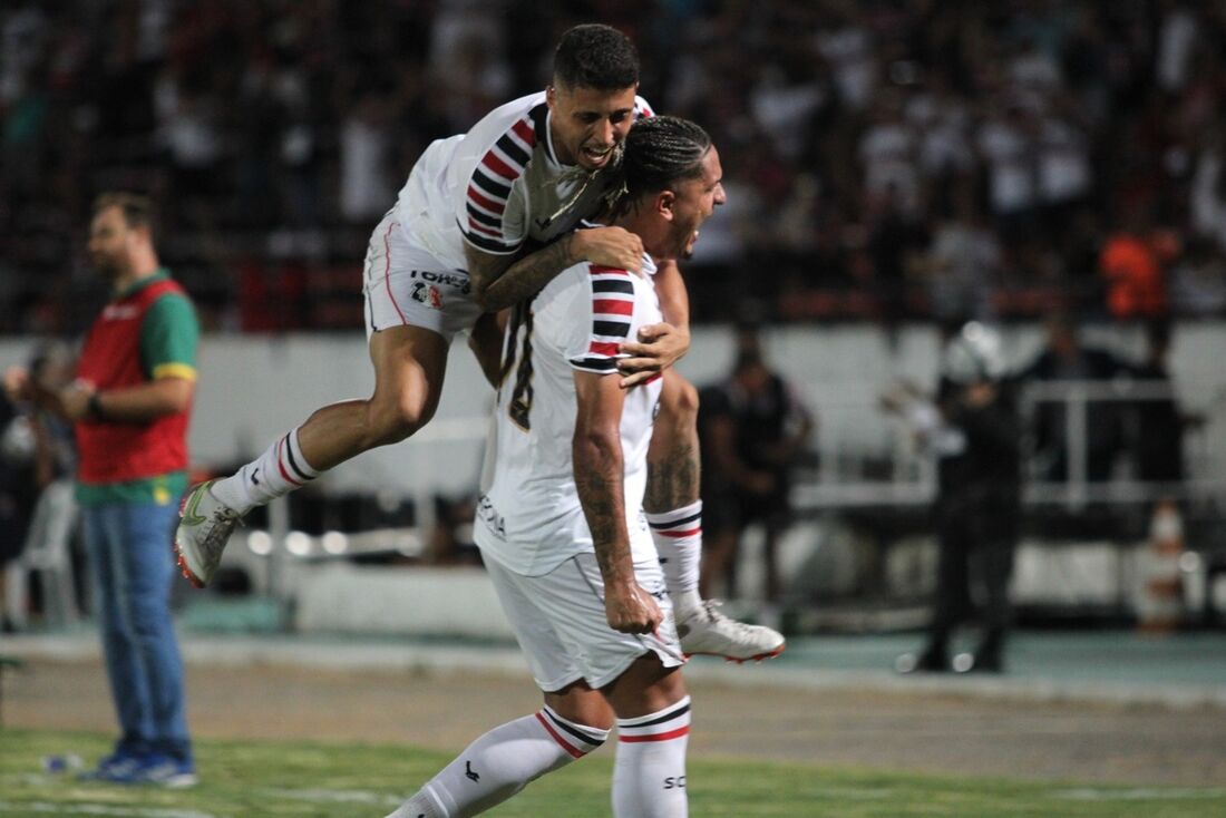 Felipe Gedoz marcou dois gols na vitória tricolor sobre o Sampaio