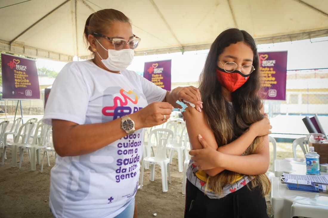 Secretaria de Saúde do Recife organiza mutirão de vacinação contra Covid-19 neste final de semana (sábado, 11 e domingo, 12)