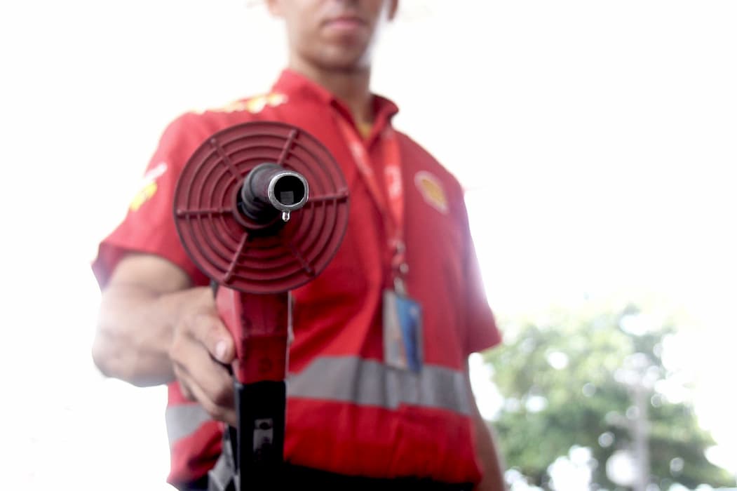 Gasolina chegou às bombas com preço mais alto que o determinado pela volta dos impostos