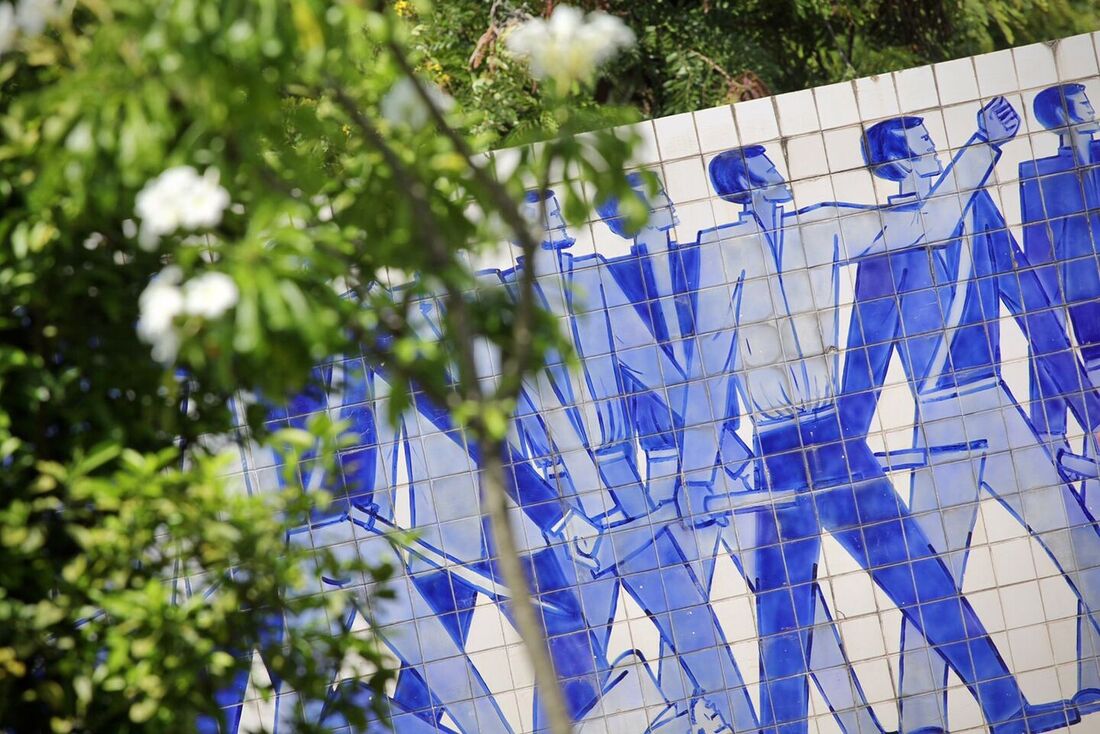 Painel no cemitério dos ingleses em homenagem a revolução pernambucana 