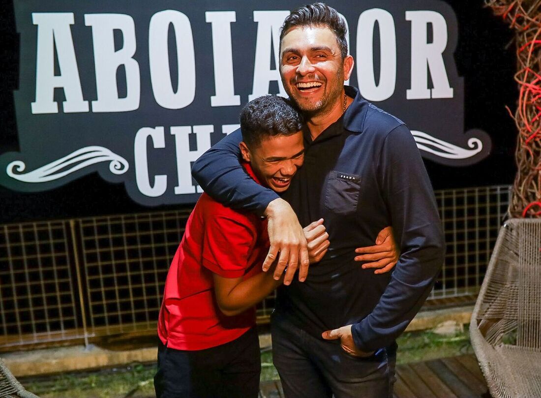 Lucas Aboiador e Mano Walter, com quem lançou "Eu Tô Louco"