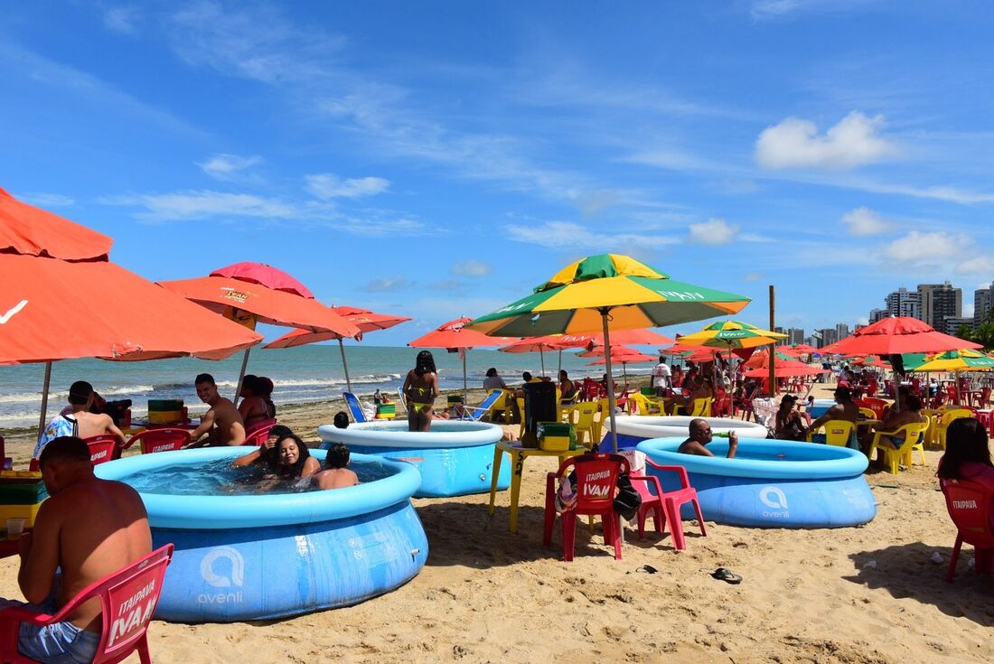 Praia de Piedade neste domingo (12)