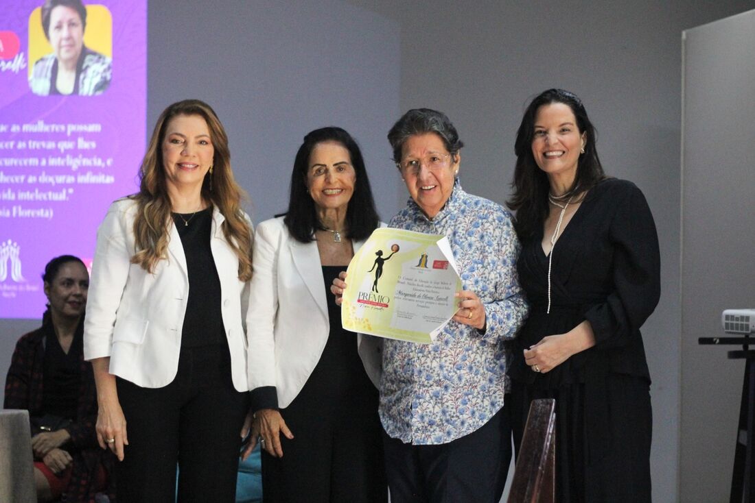 Margarida Cantarelli foi homenageada pelo Grupo Mulheres do Brasil