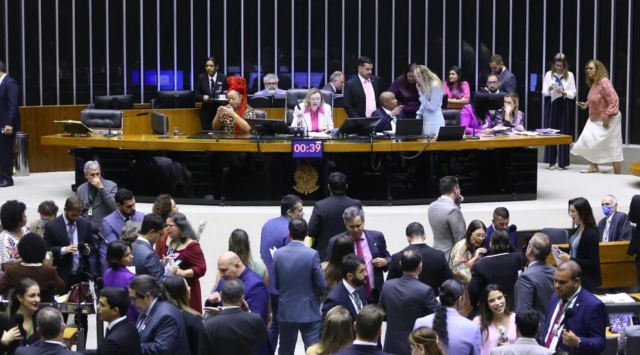 Plenário da Câmara: propostas do governo para o PL das Fake News serão levadas ao Congresso, que votará a regulação das plataformas digitais