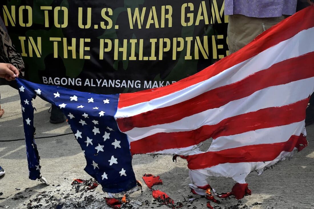 Protesto contra os exercícios militares conjuntos de Balikatan entre as Filipinas e os EUA