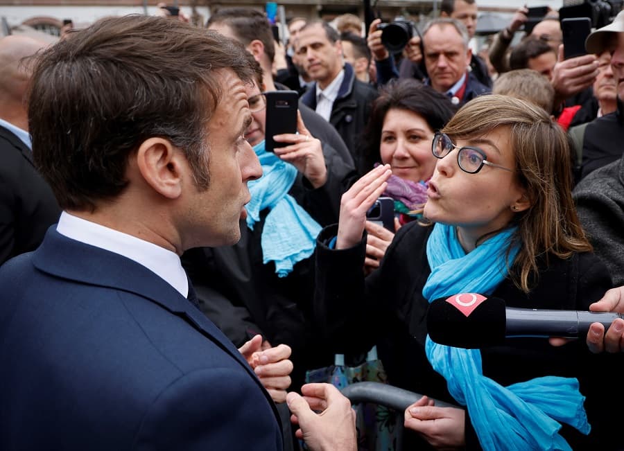 Macron foi vaiado por manifestantes na pequena cidade de Sélestat