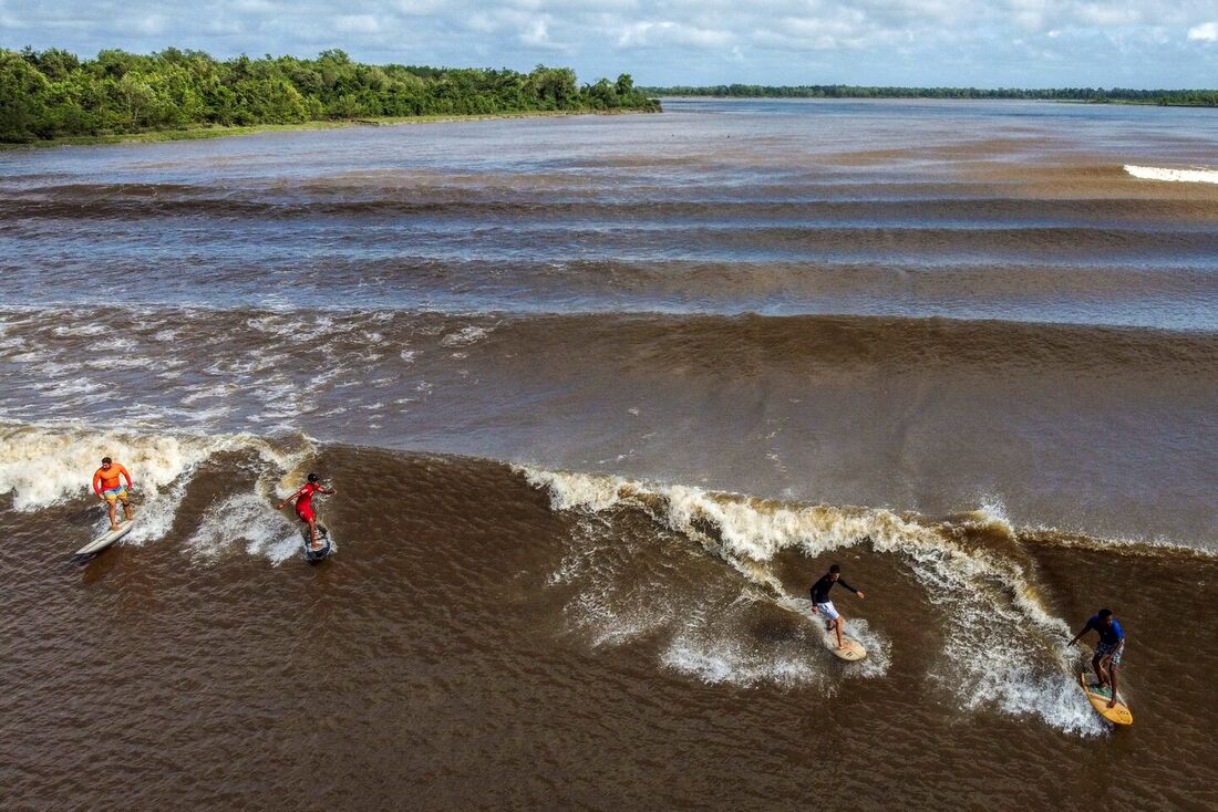 Domar a pororoca, um desafio para os surfistas na Amazônia legal