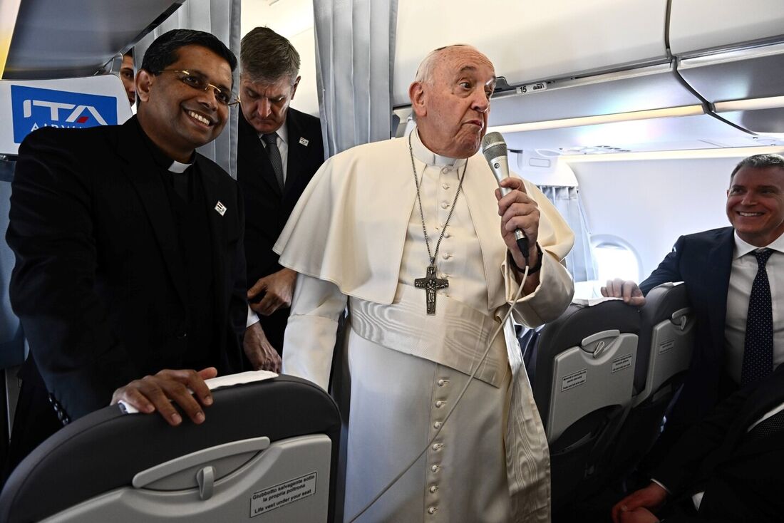 Papa Francisco inicia visita de três dias à Hungria