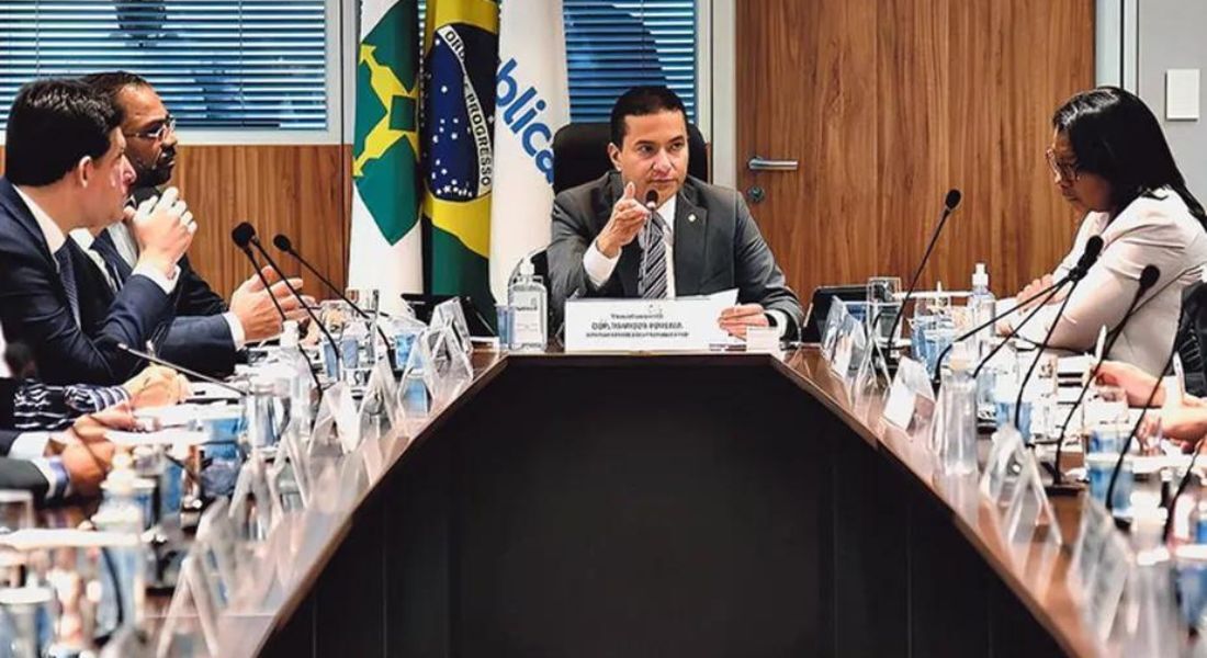 Marcos Pereira em reunião com a bancada do Republicanos