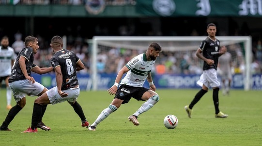 Fabrício Daniel em ação pelo Coritiba