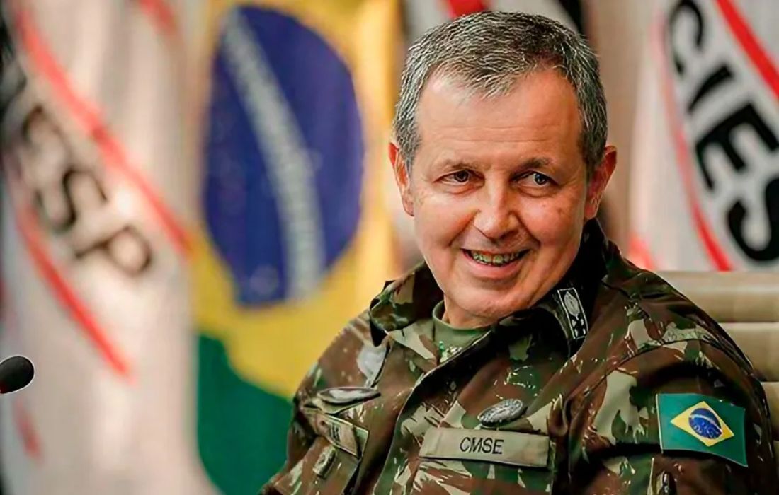 Comandante do Exército Tomas Paiva